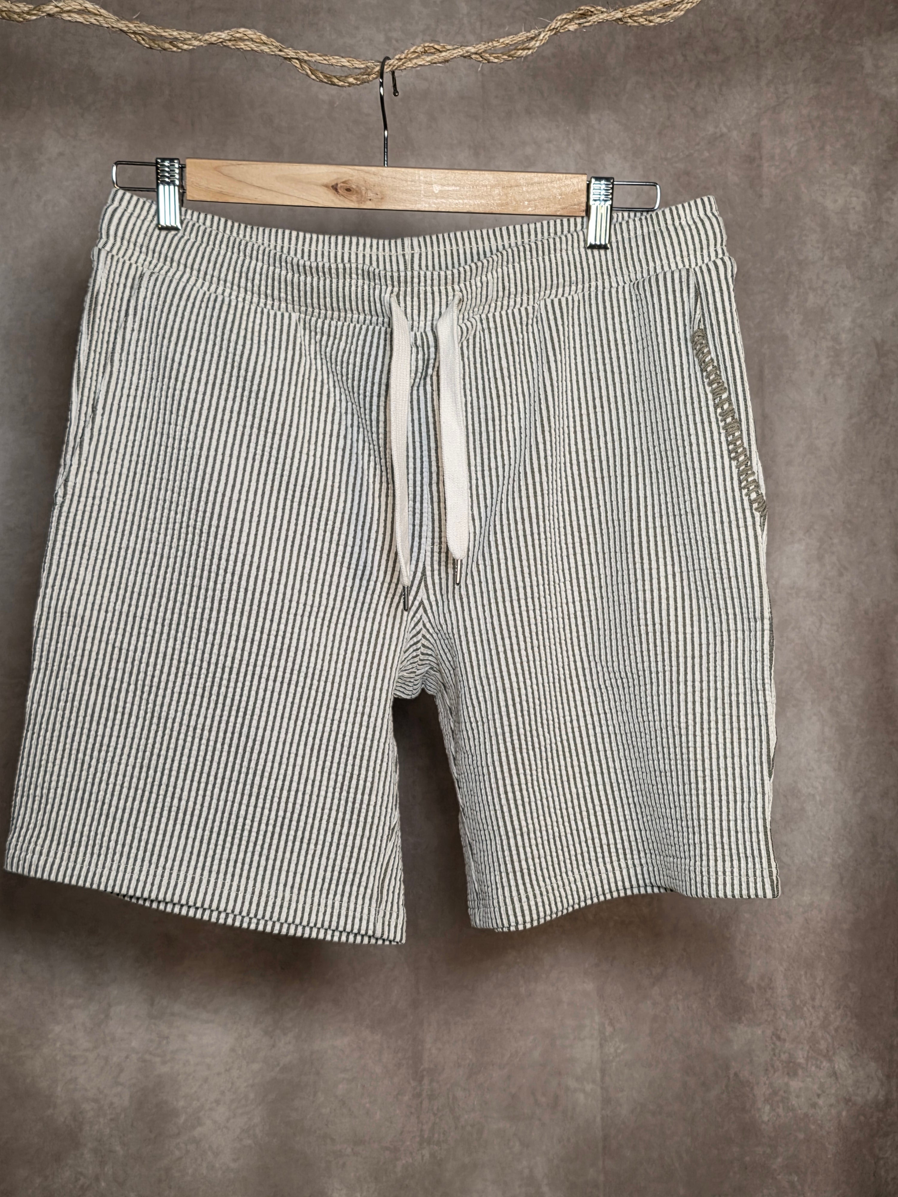 Bermuda a righe relaxed fit