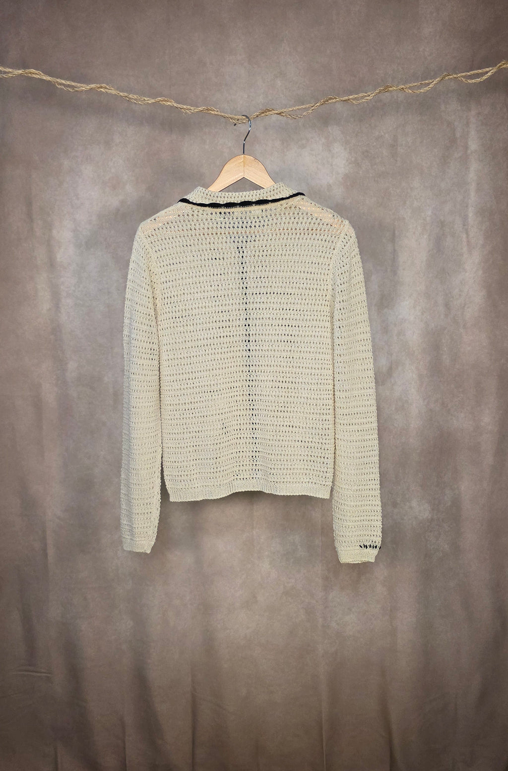 Cardigan in maglia traforata con bottoni gold