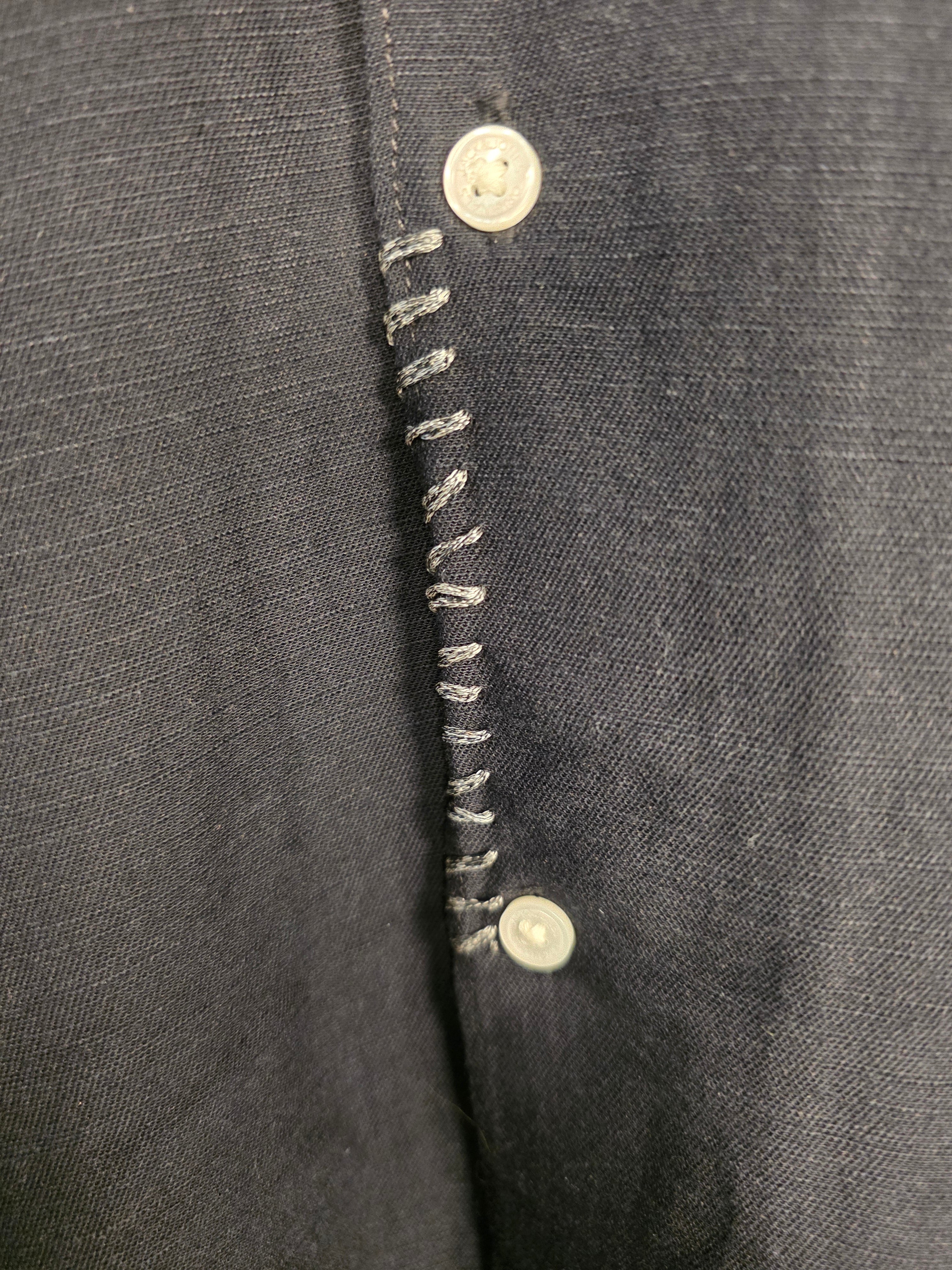 Camicia nera a maniche corte