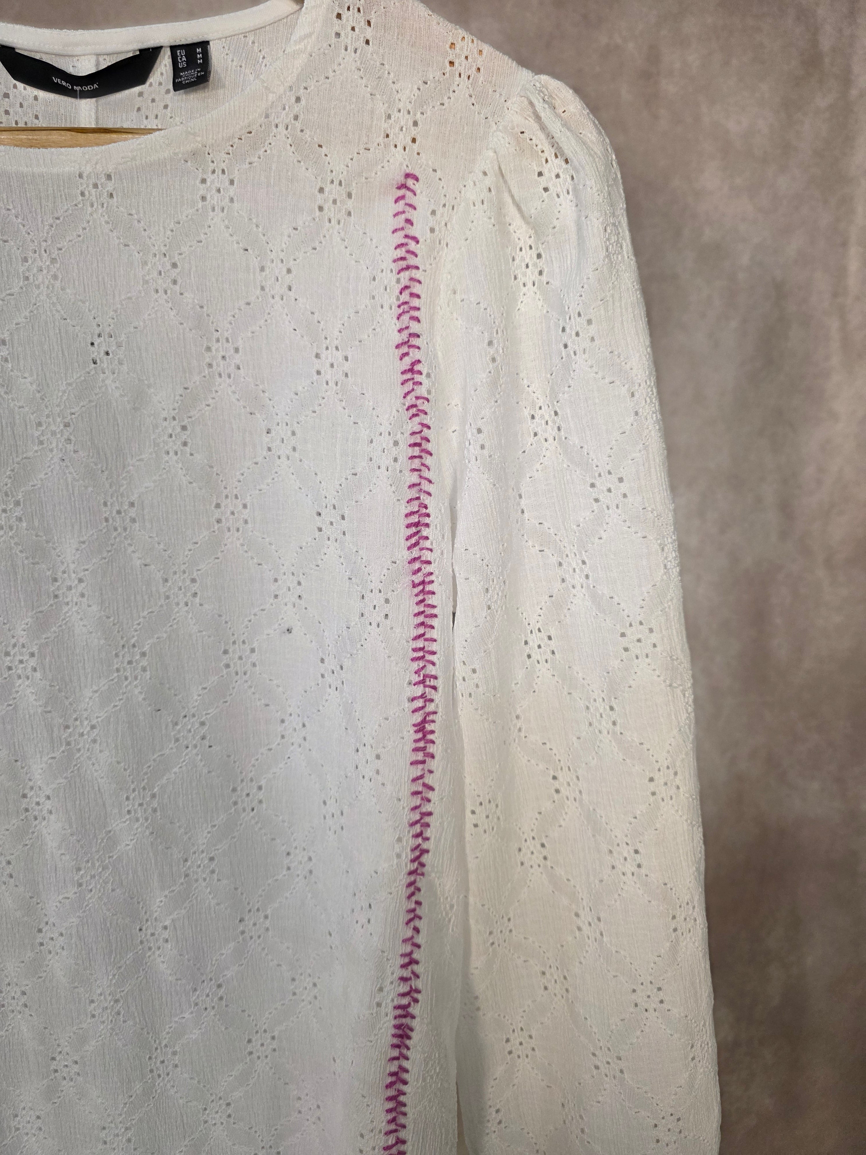 Camicia romantica in sangallo