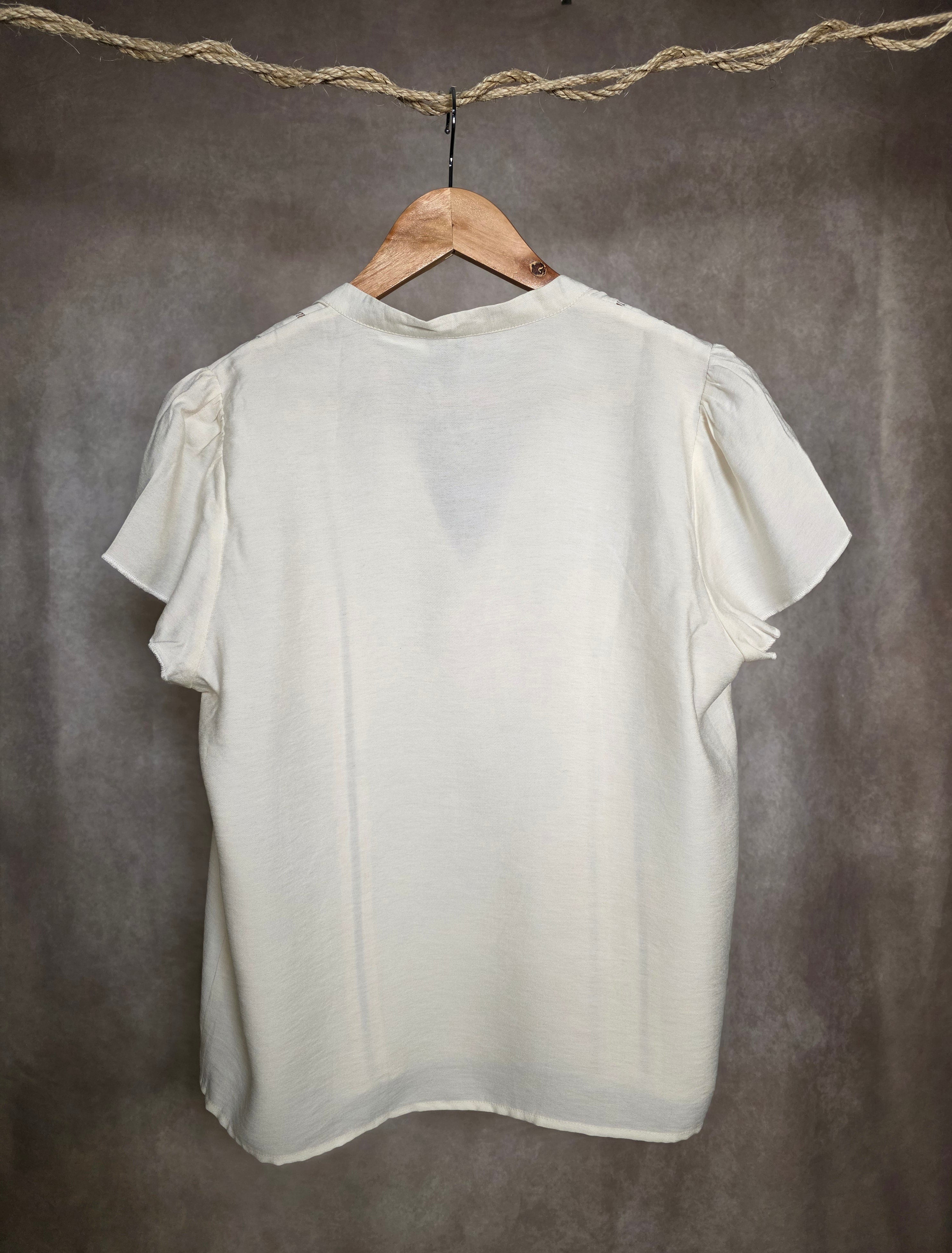 Camicia con inserti in pizzo traforato