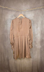 Abito midi plissettato color champagne
