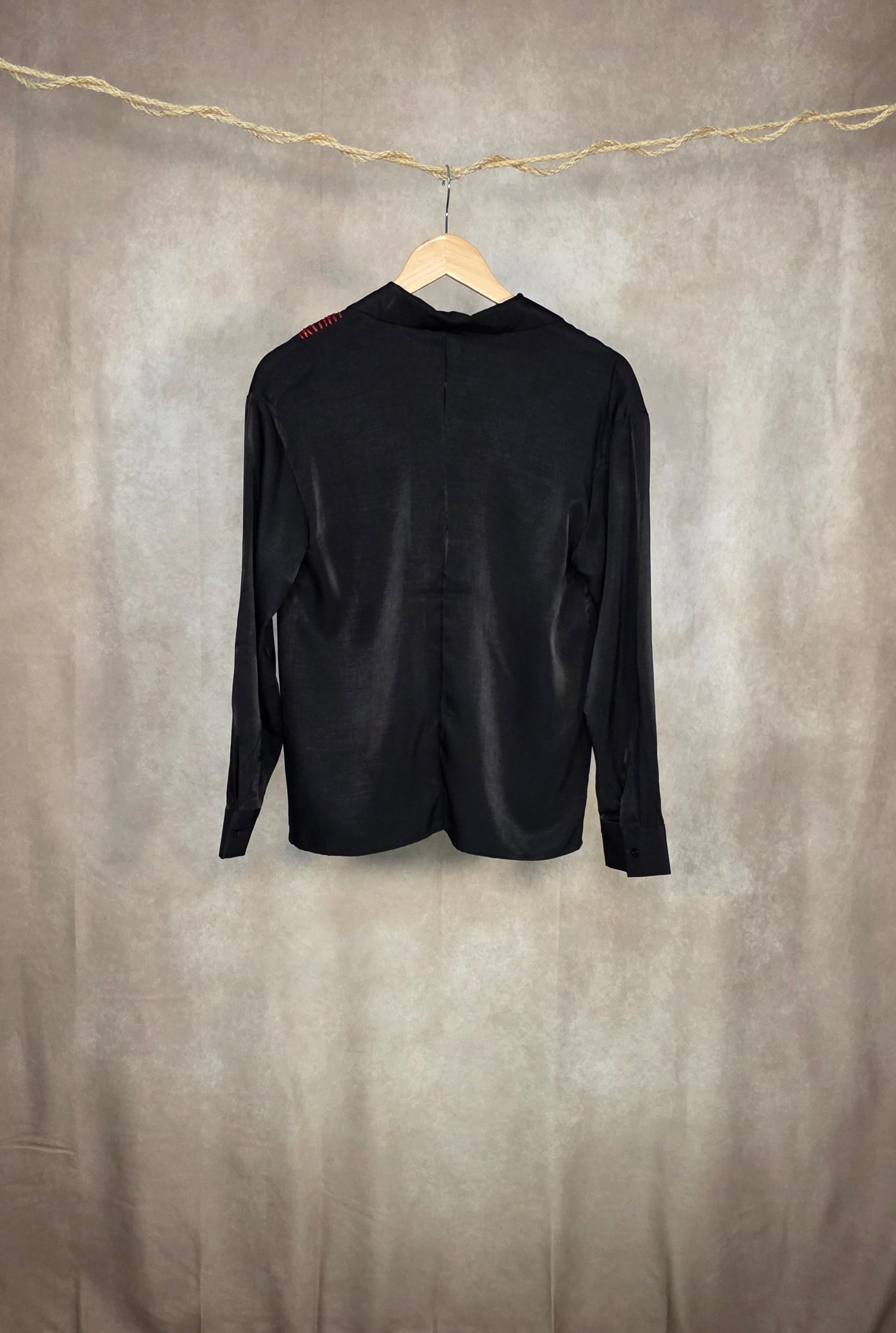 Camicia a maniche lunghe nera