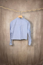 Camicia cropped a righe gessate