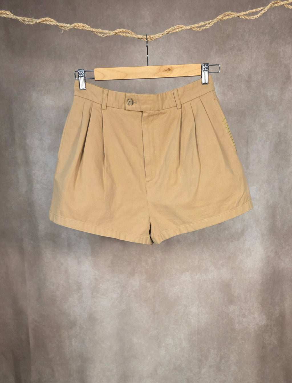 Shorts a vita alta