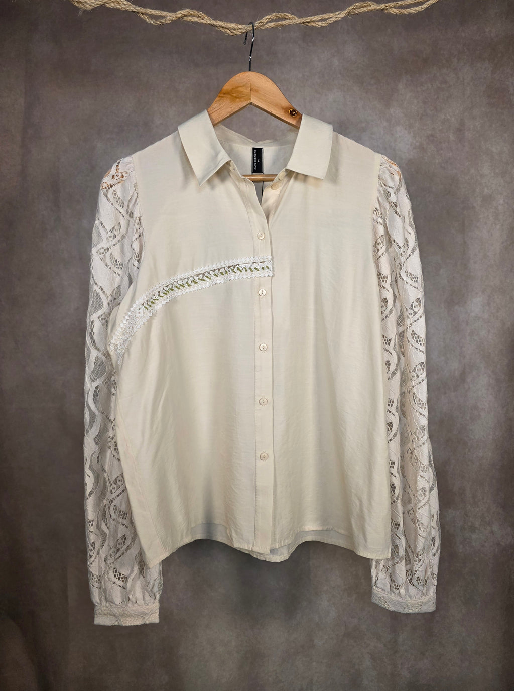 Camicia con maniche in pizzo