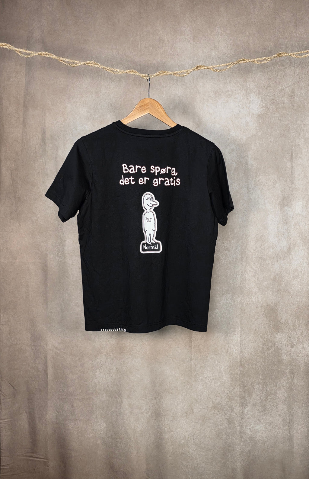 T-shirt nera di cotone