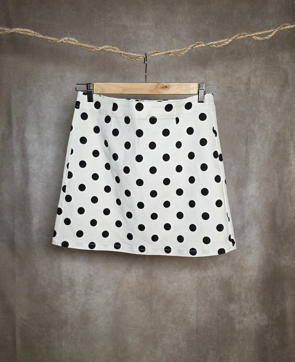 Gonna a pois
