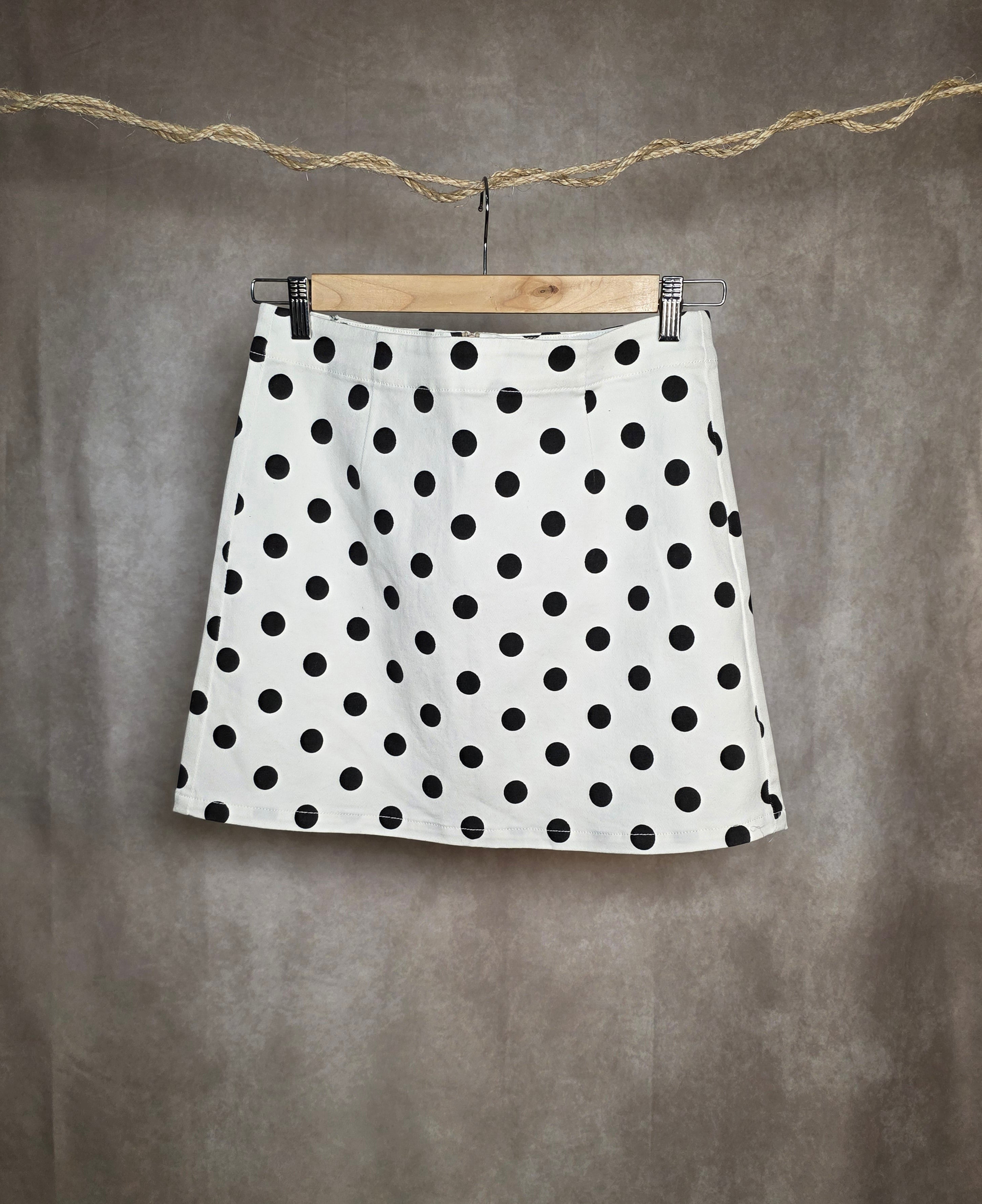 Gonna a pois