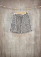 Shorts gessati a vestibilità morbida con tasche frontali