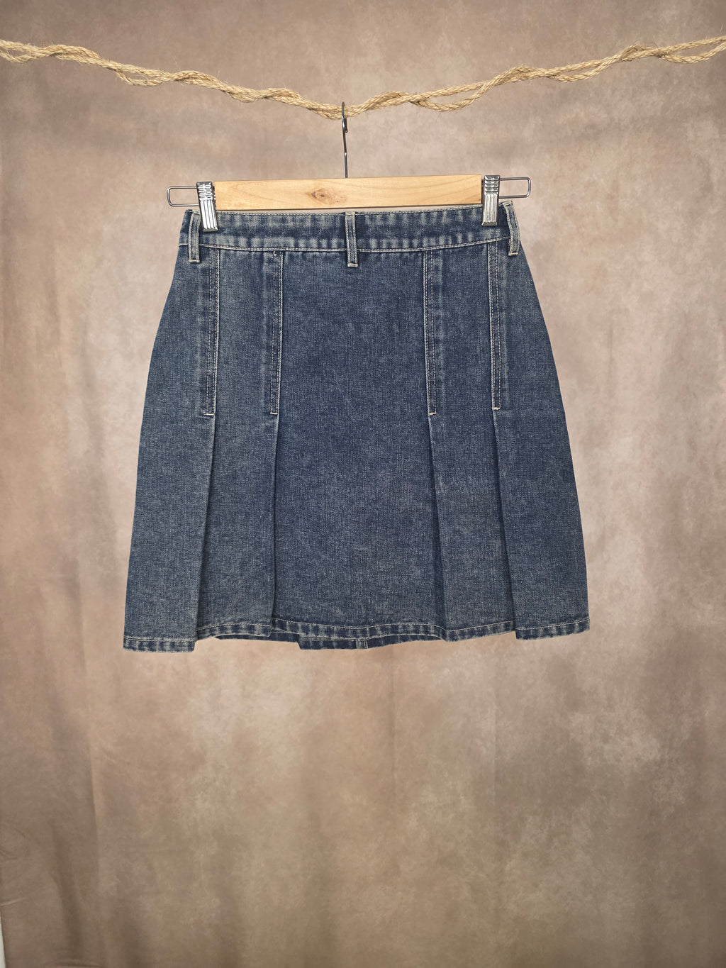 Minigonna a pieghe in denim