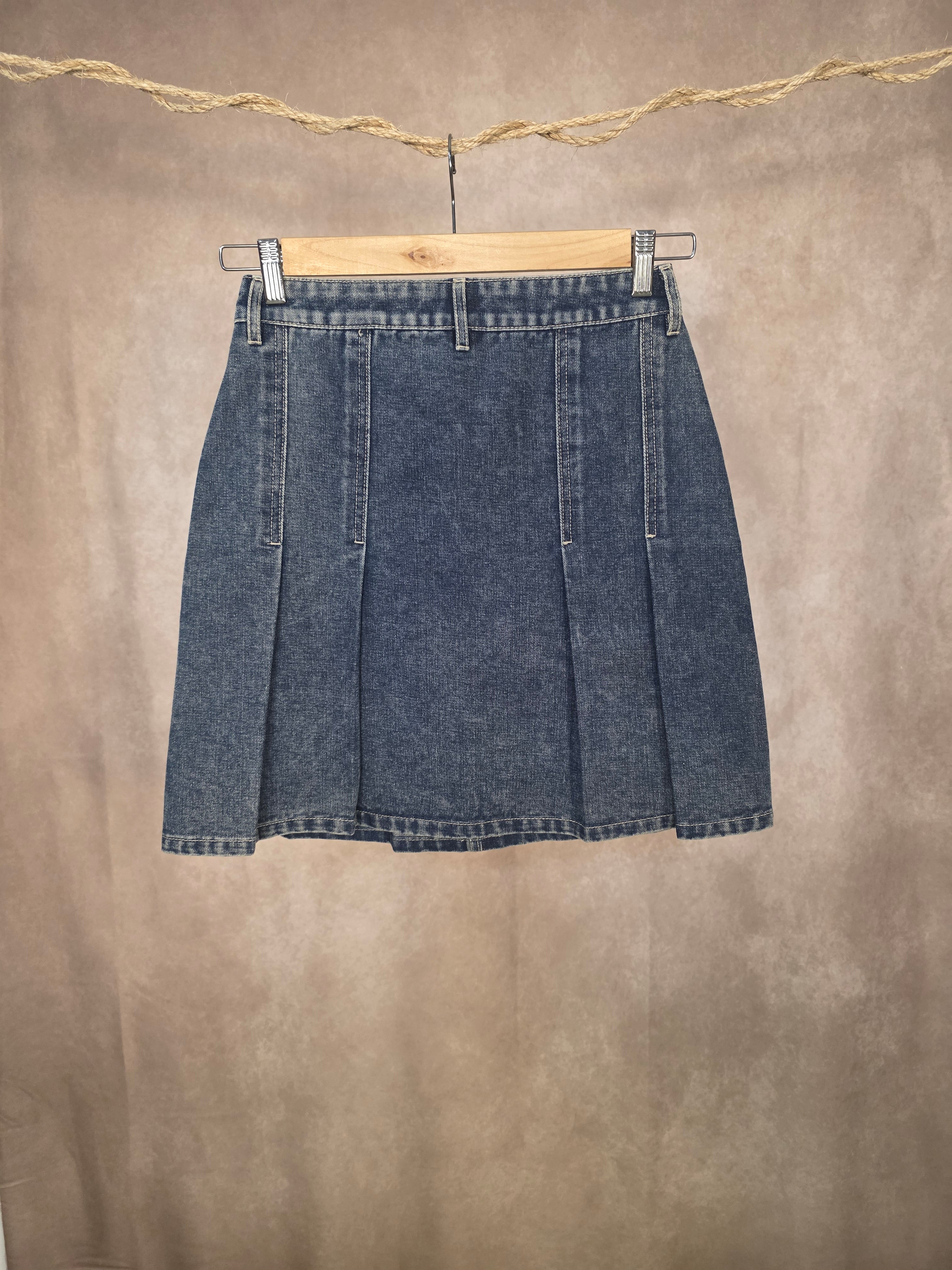 Minigonna a pieghe in denim