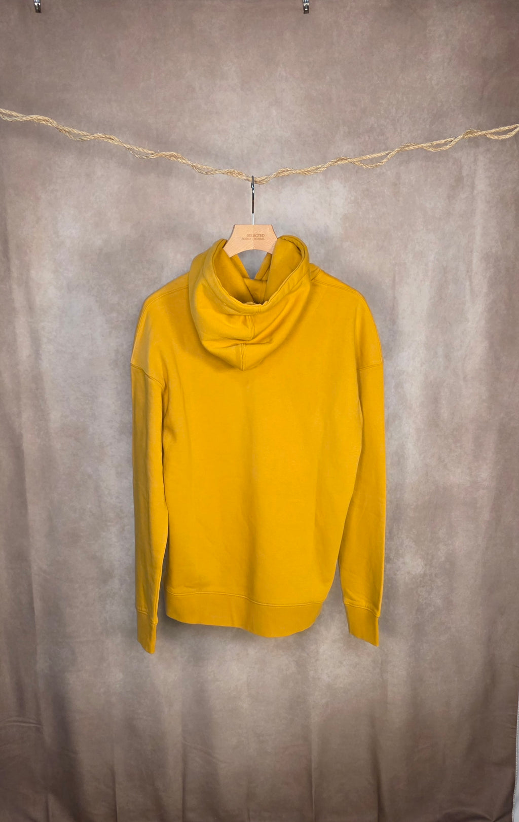 Felpa basic con cappuccio