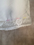 Pantaloncini con bordi in pizzo
