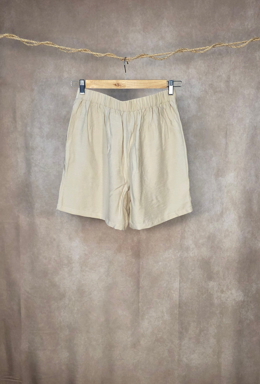 Shorts color avorio