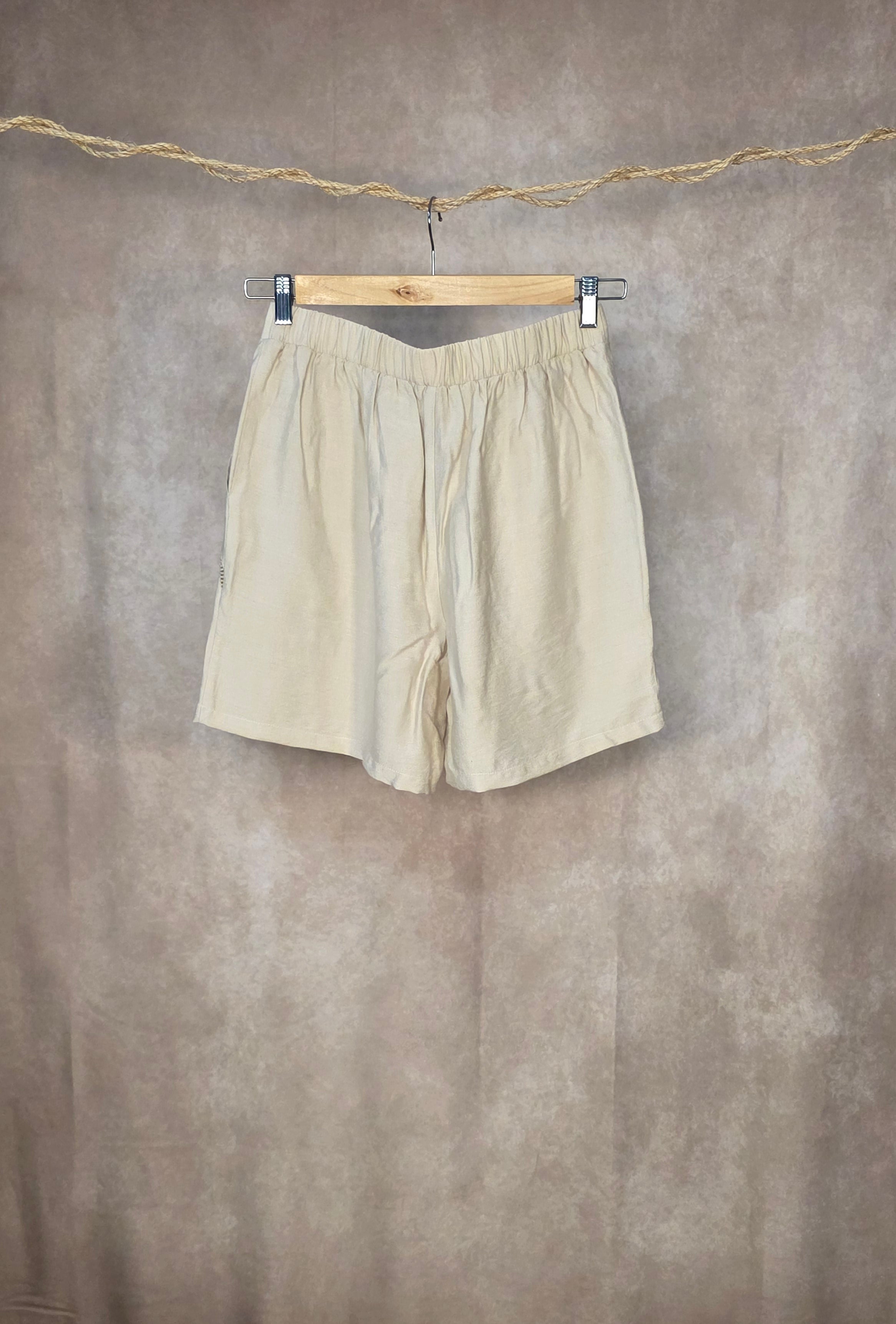 Shorts color avorio