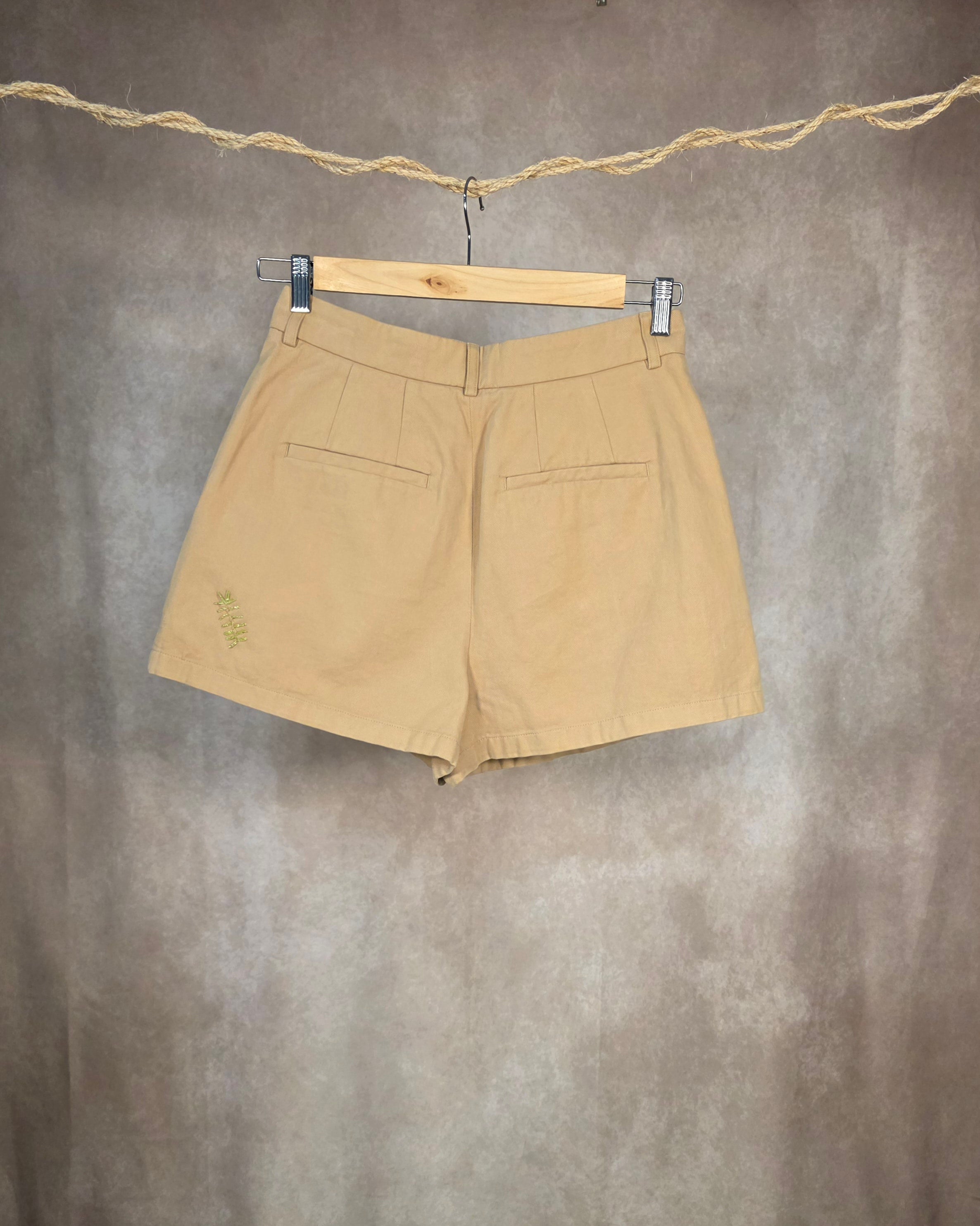 Shorts a vita alta