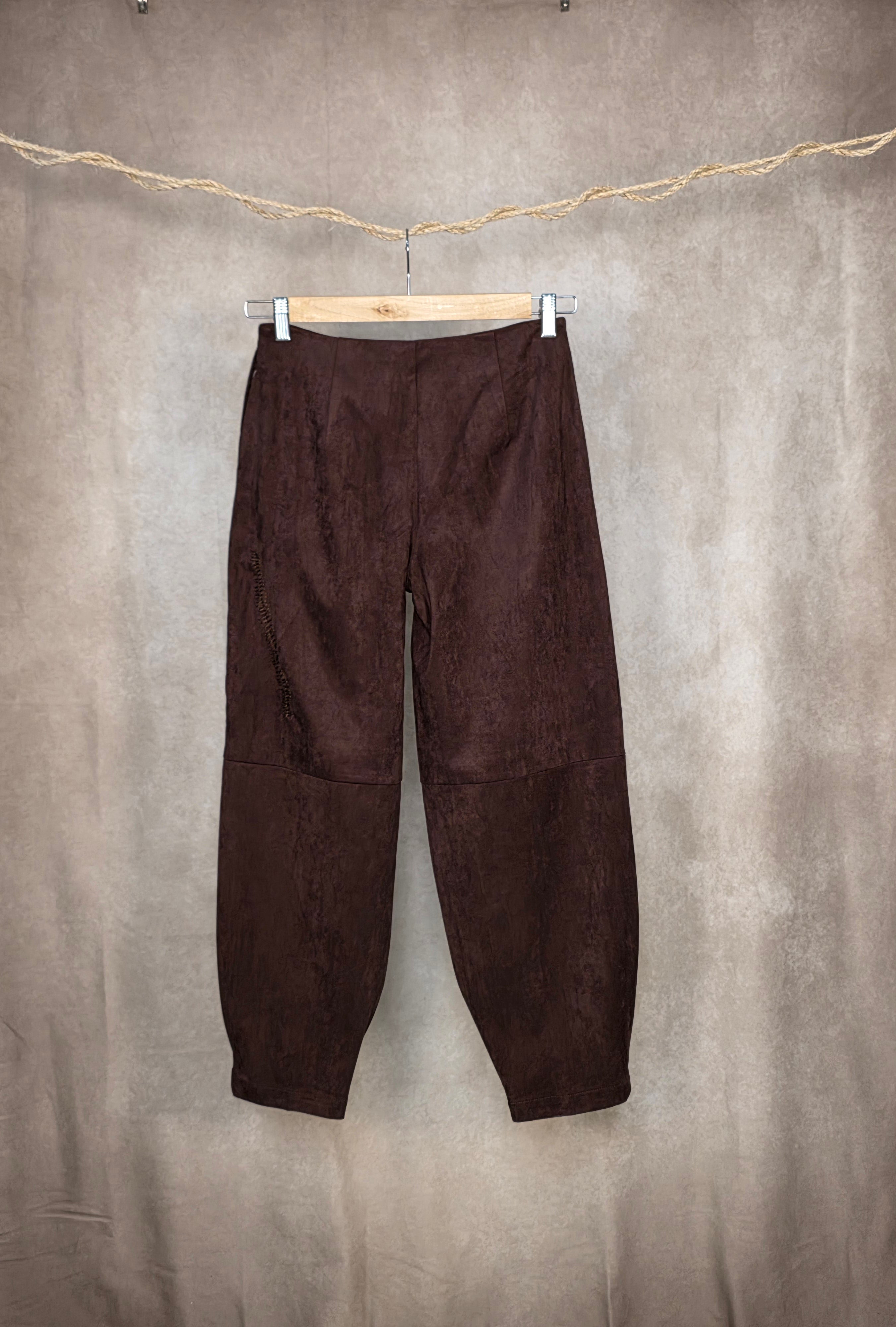 Pantaloni in camoscio barrel fit