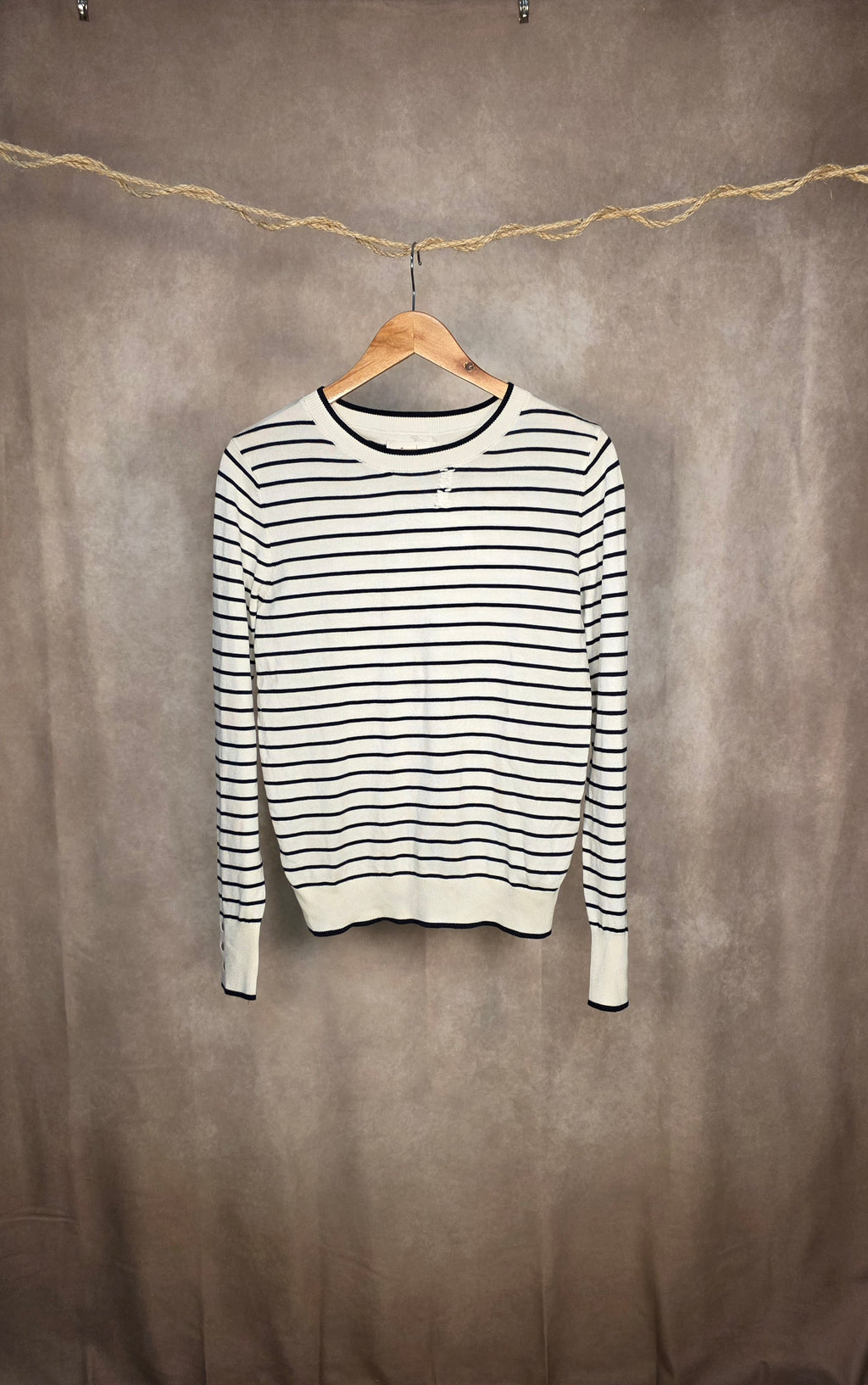 Maglia a righe con scollo rotondo