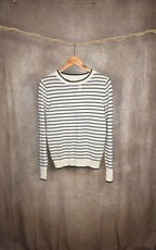 Maglia a righe con scollo rotondo