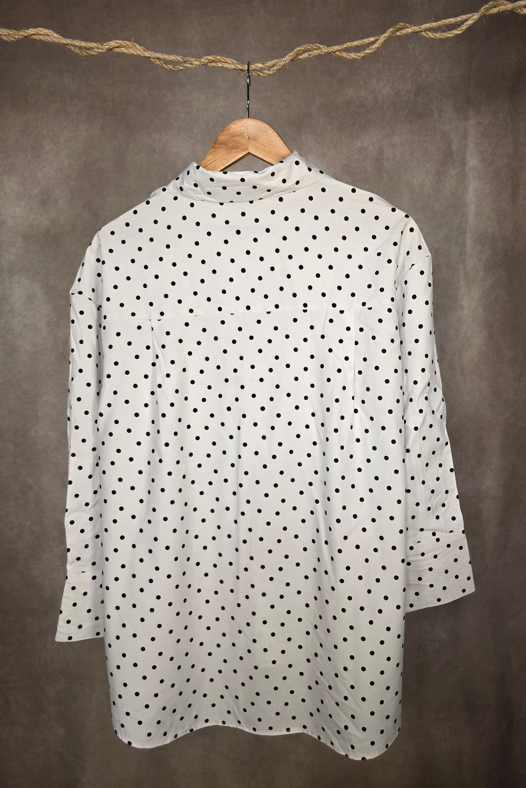 Camicia fluida bianca a pois