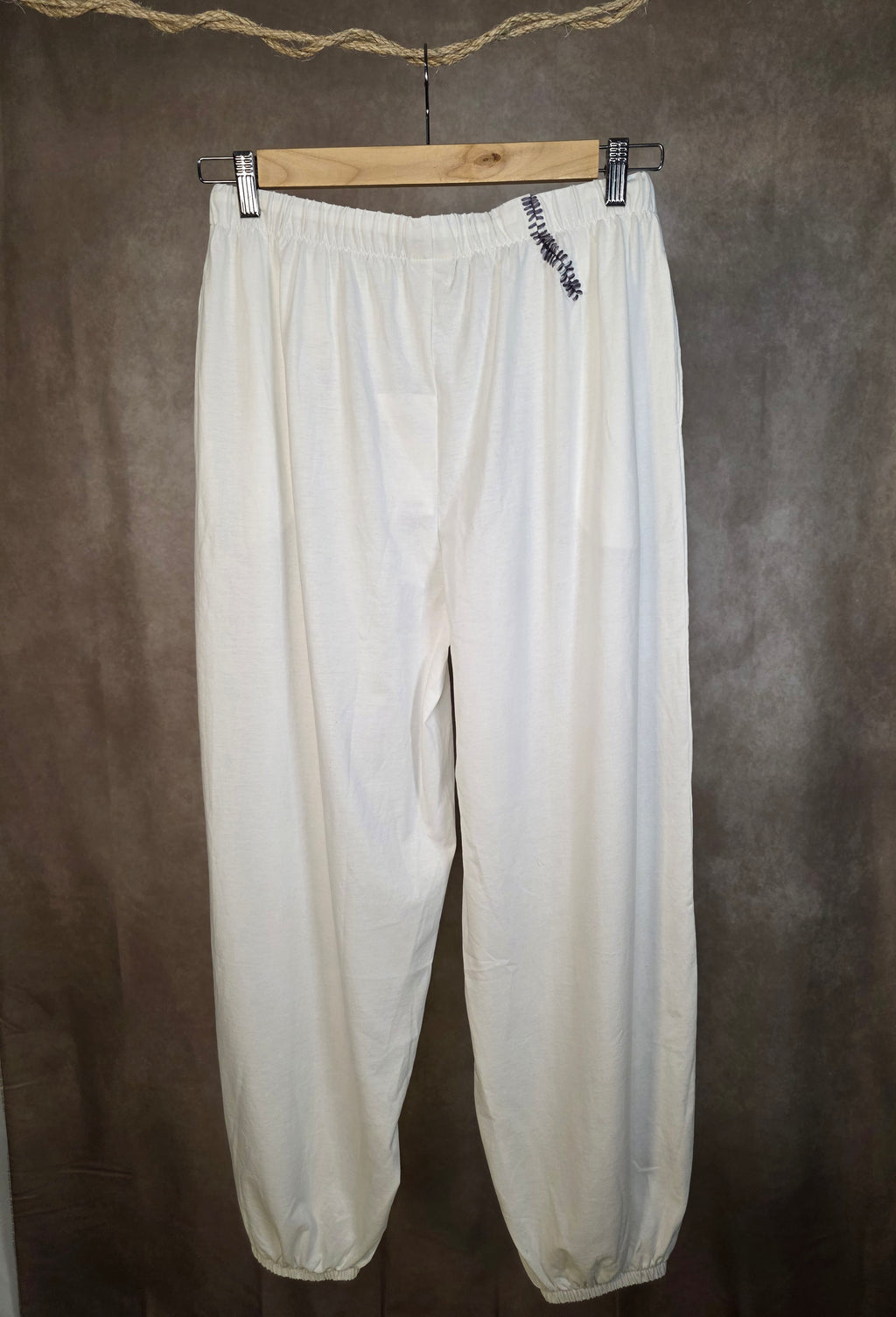 Pantaloni jogger