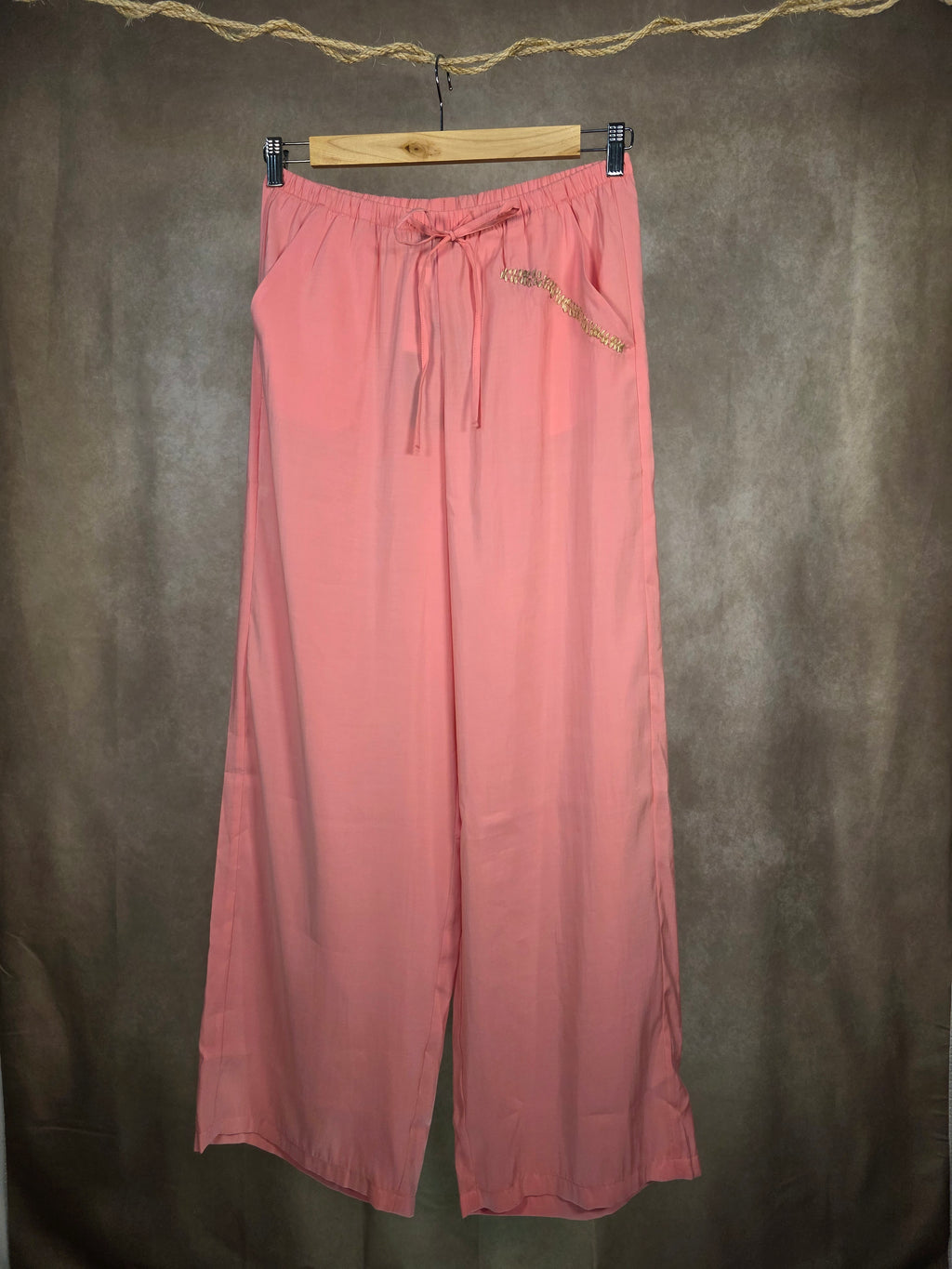 Pantalone rosa fluido
