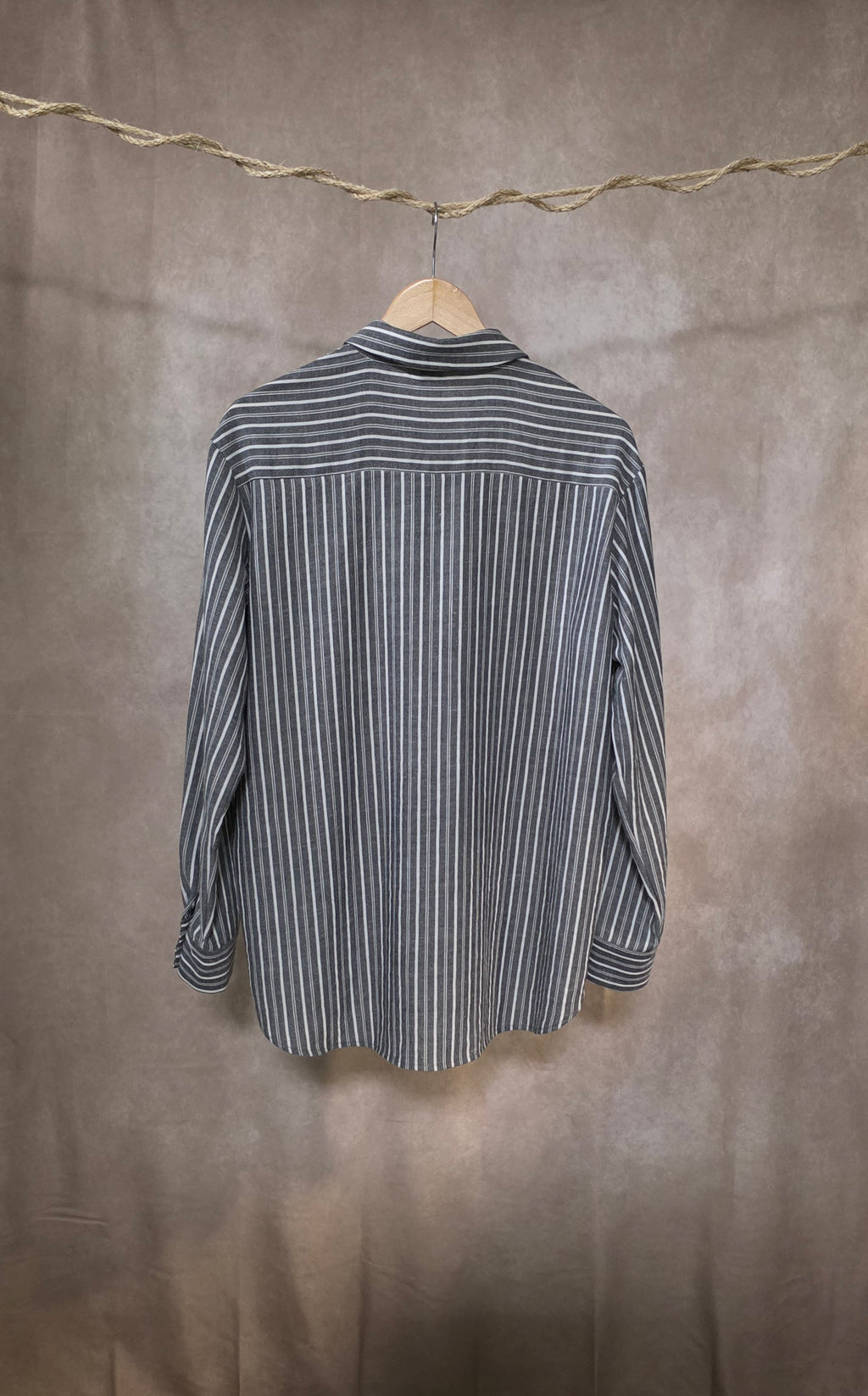 Camicia gessata a maniche lunghe