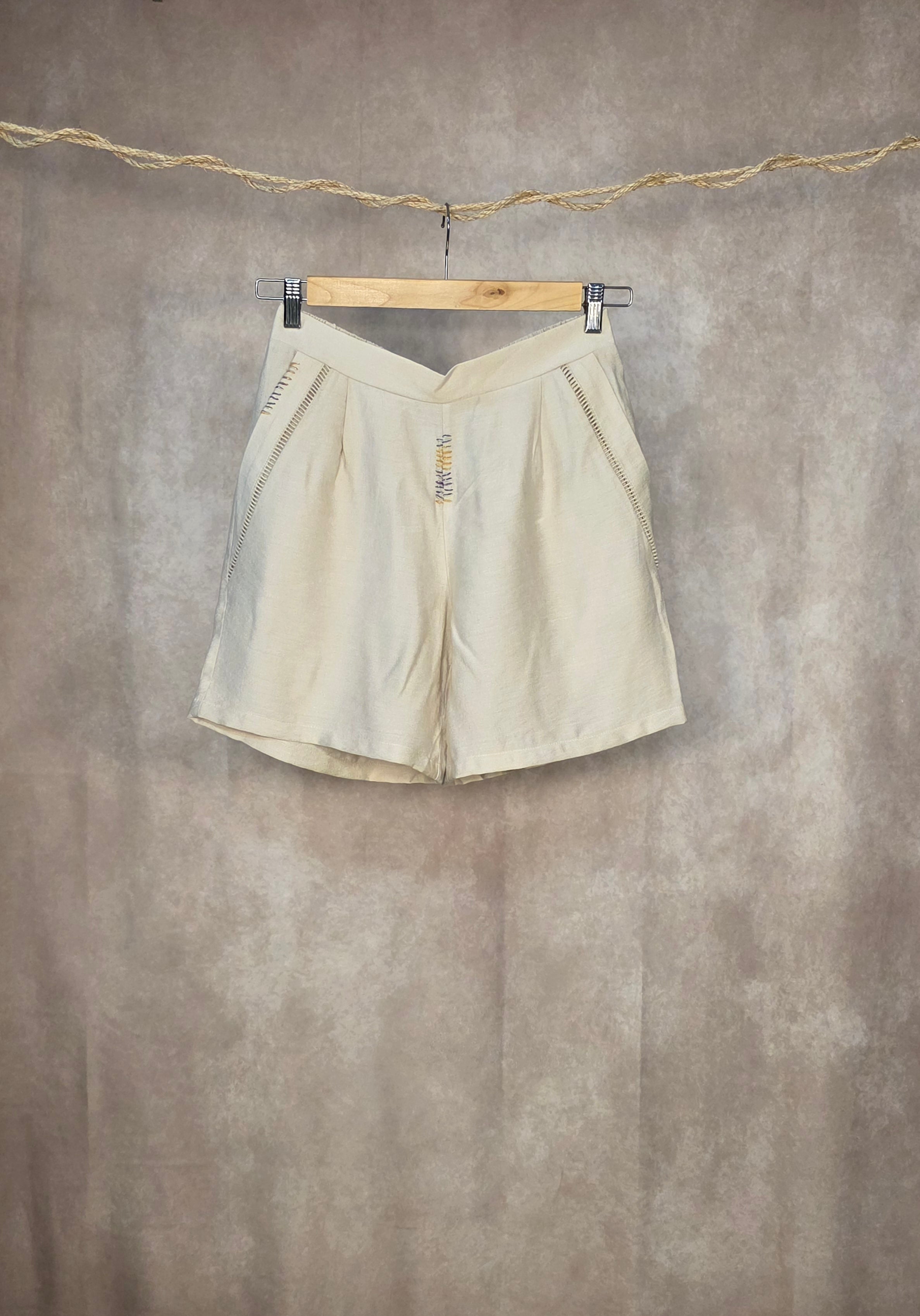 Shorts color avorio
