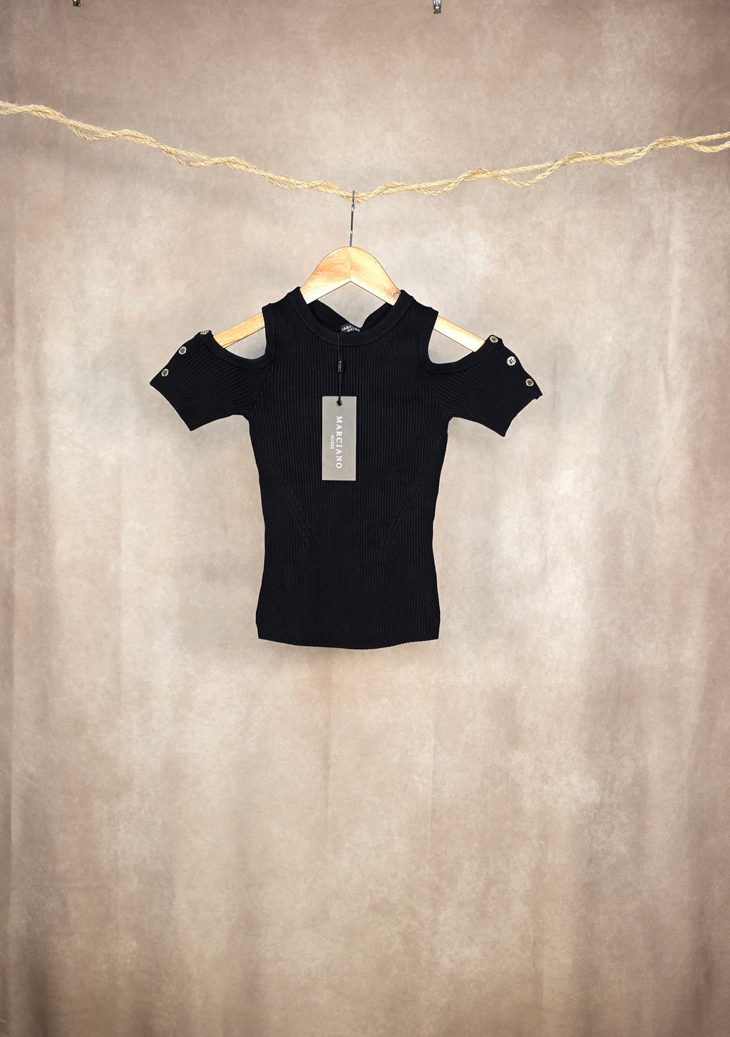 Top nero Marciano by Guess con cut-out sulle spalle