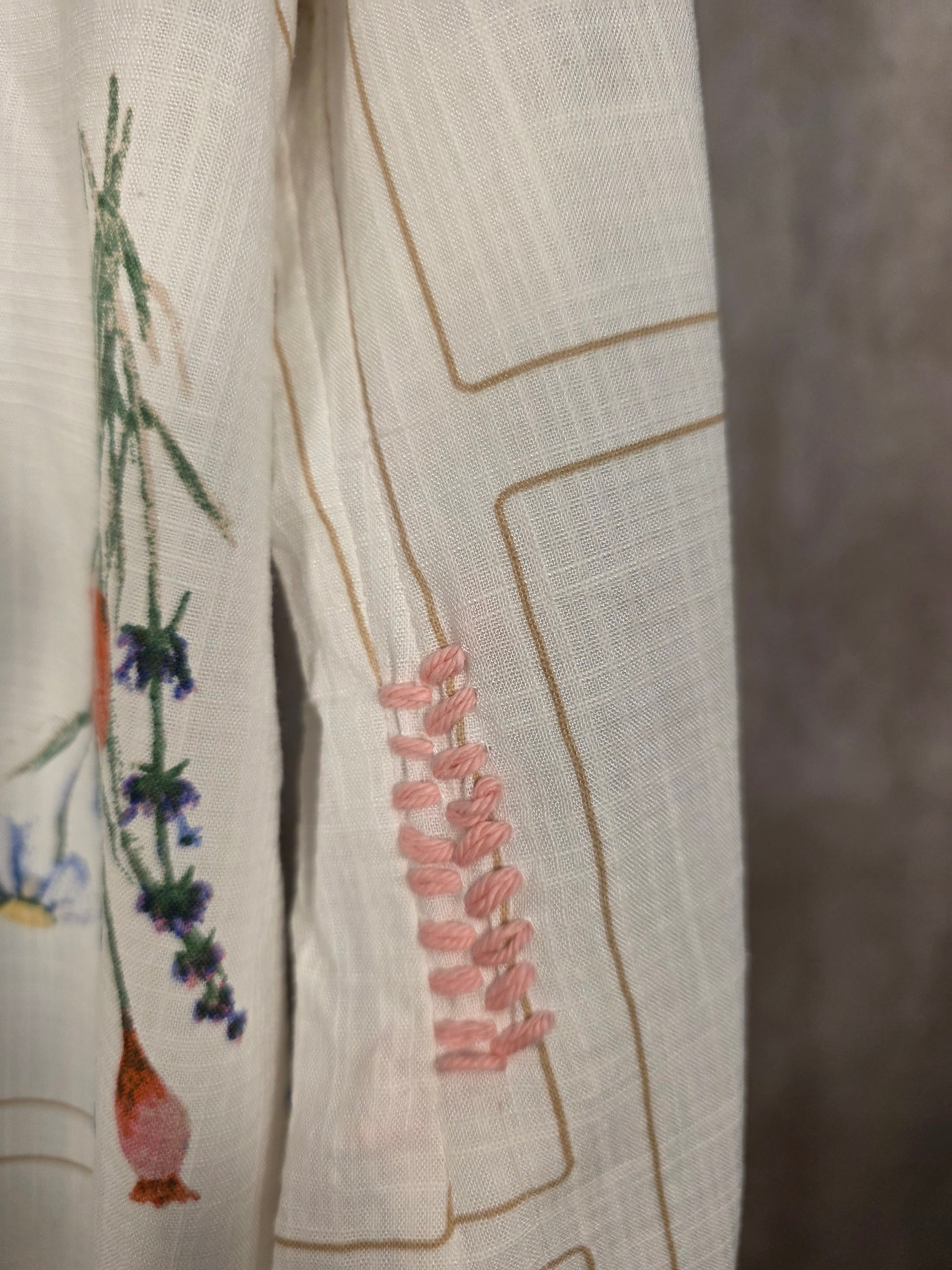Camicia fantasia floreale e volant
