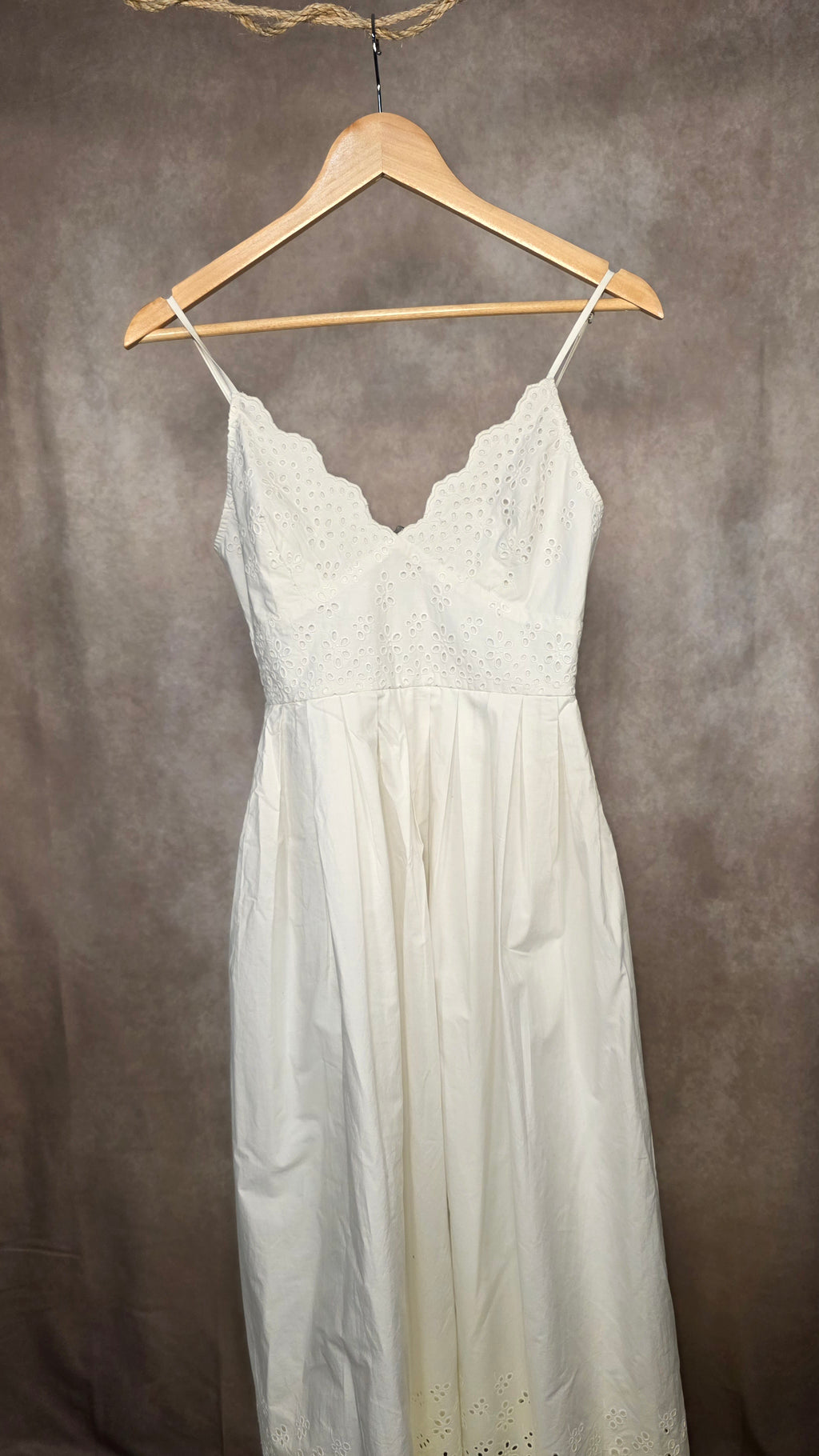 Vestito bianco con spalline