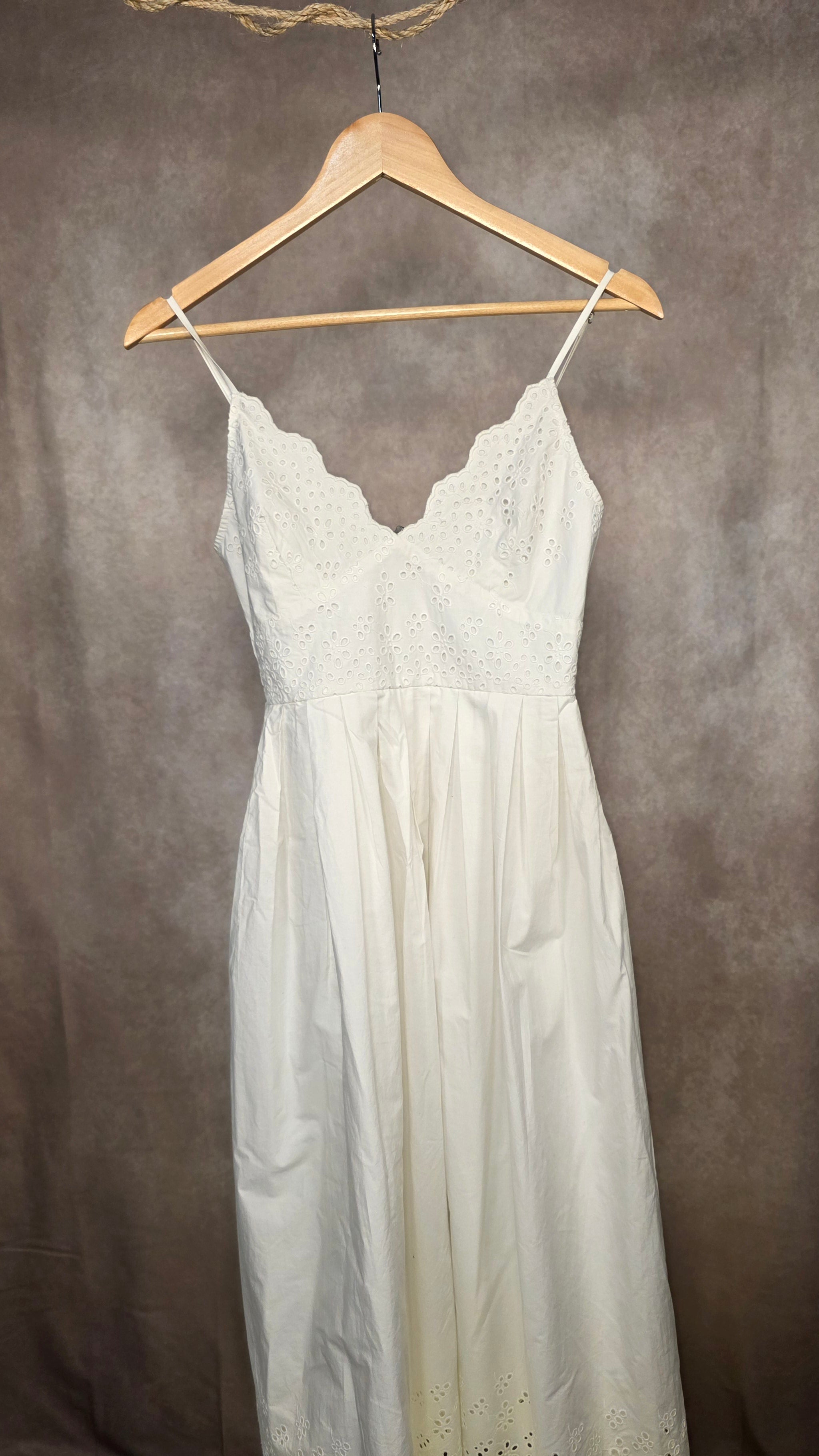 Vestito bianco con spalline