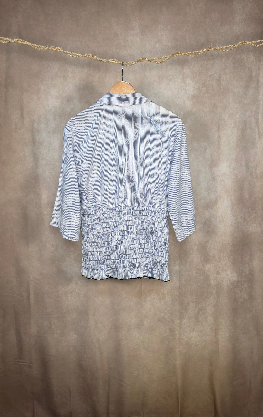 Camicia con corpetto arriciato in vita