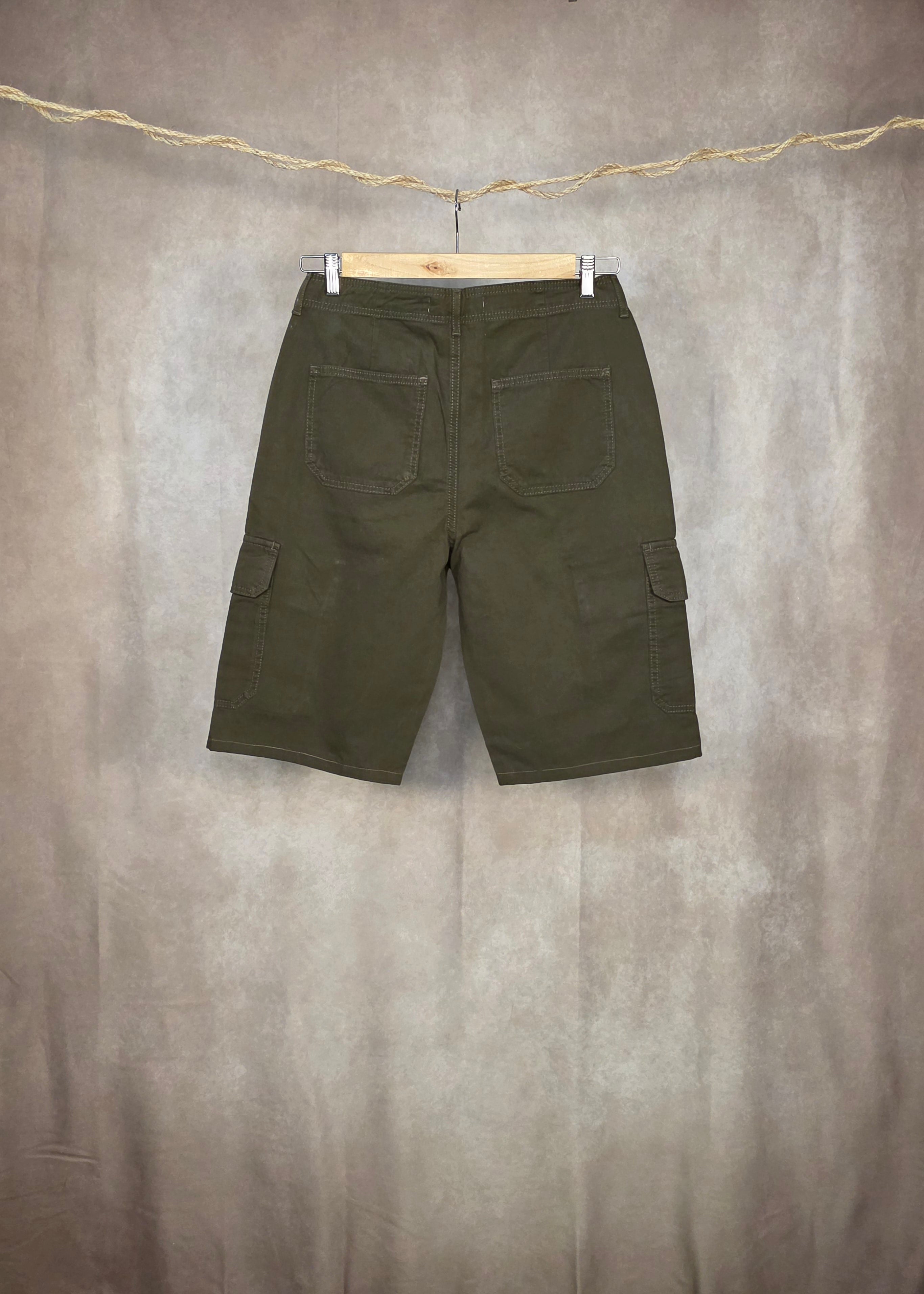 Pantaloncini cargo verde oliva