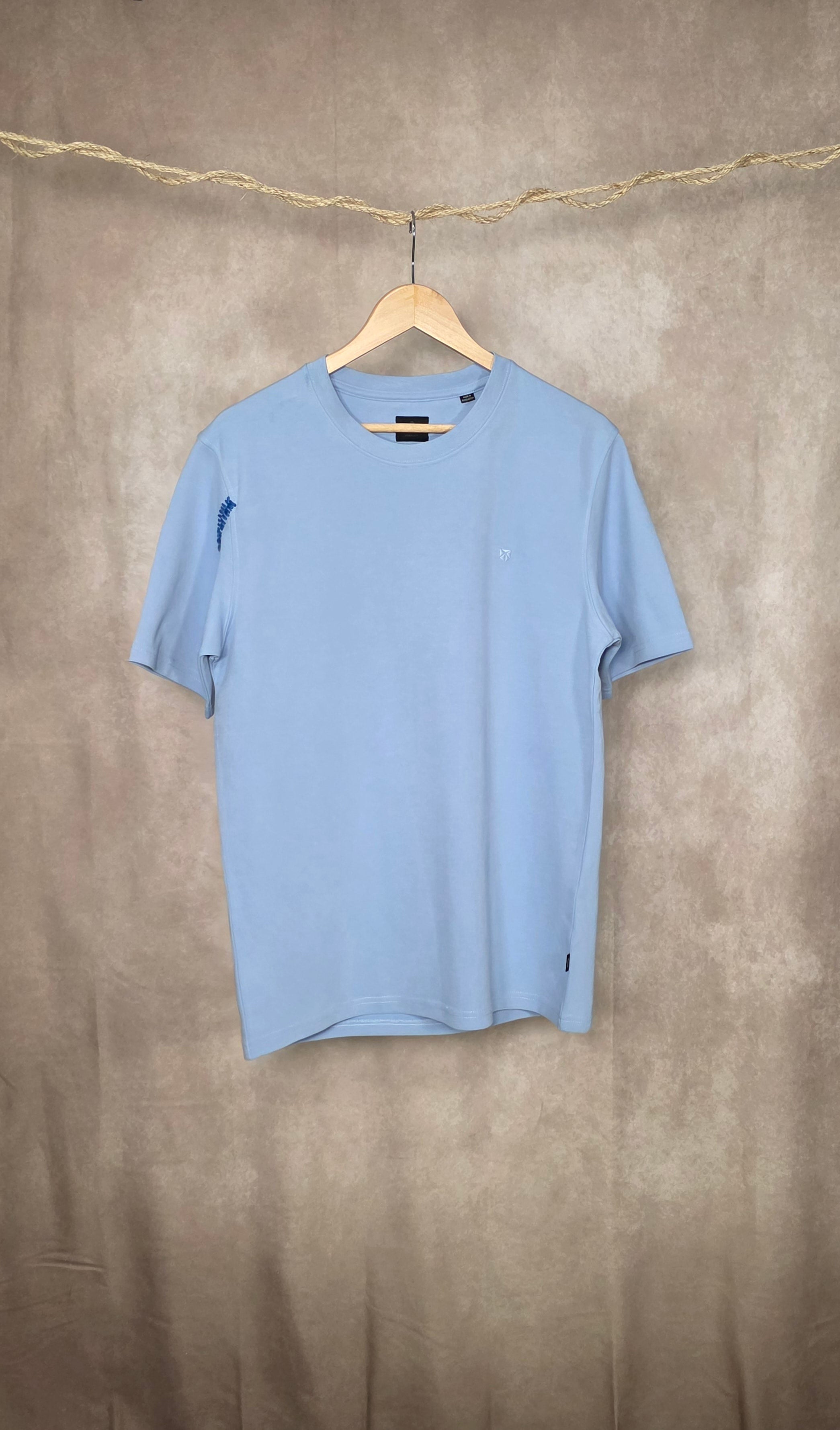T-Shirt azzurra in misto cotone