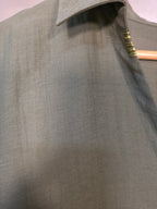 Camicia oversize verde oliva con maniche lunghe e colletto classico