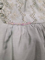 Camicia smanicata in sangallo