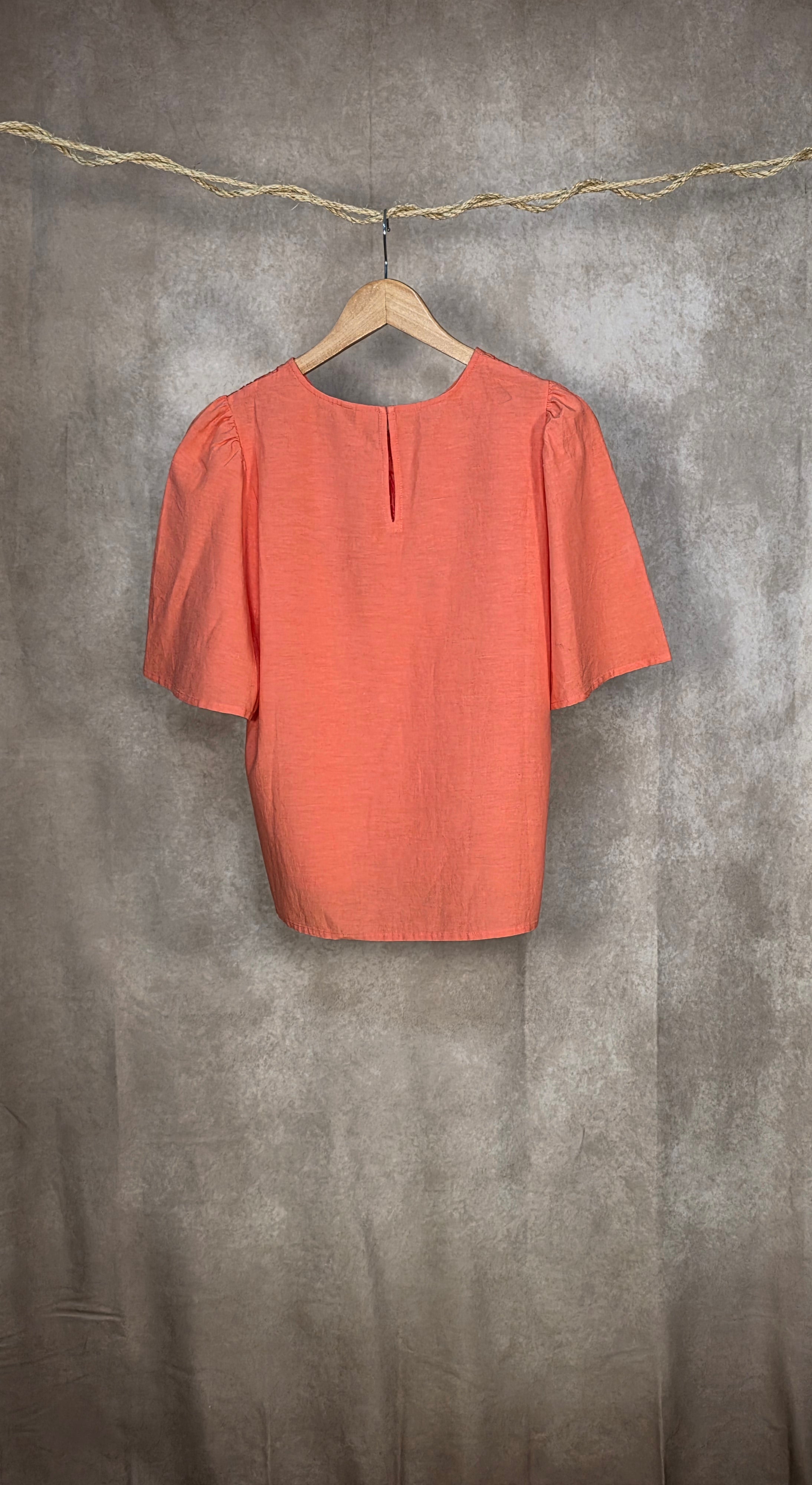 Camicia con ricamo in sangallo