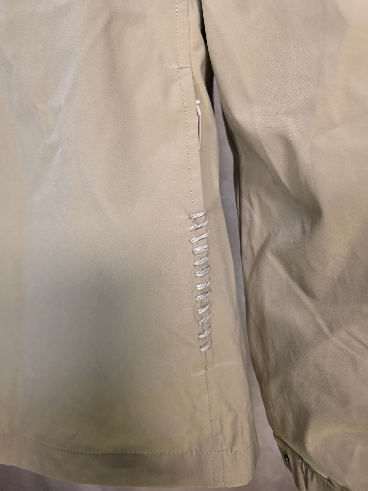 Giacca a vento leggera beige