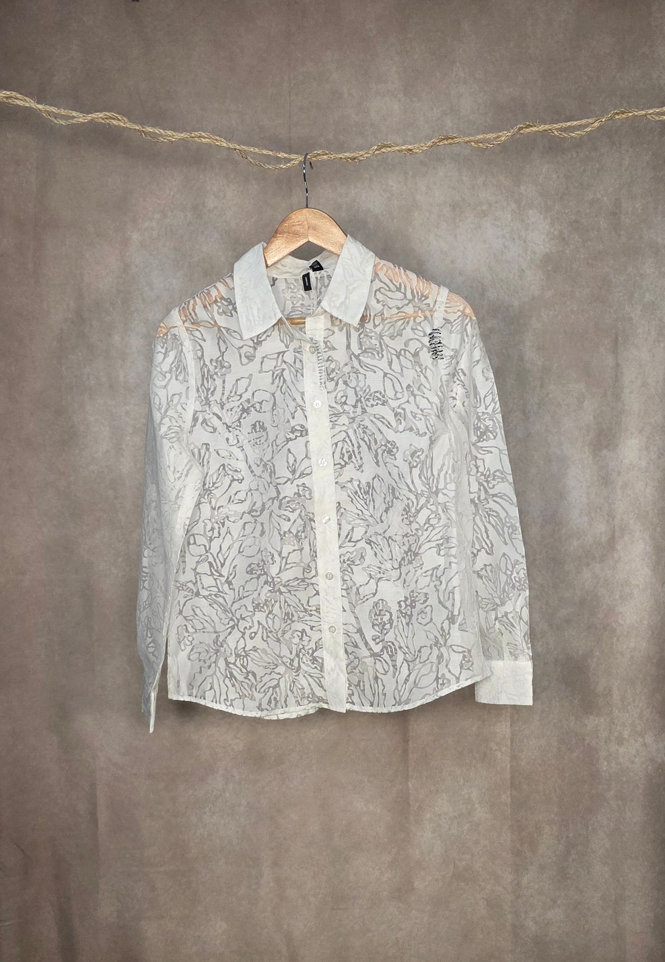 Camicia bianca trasparente