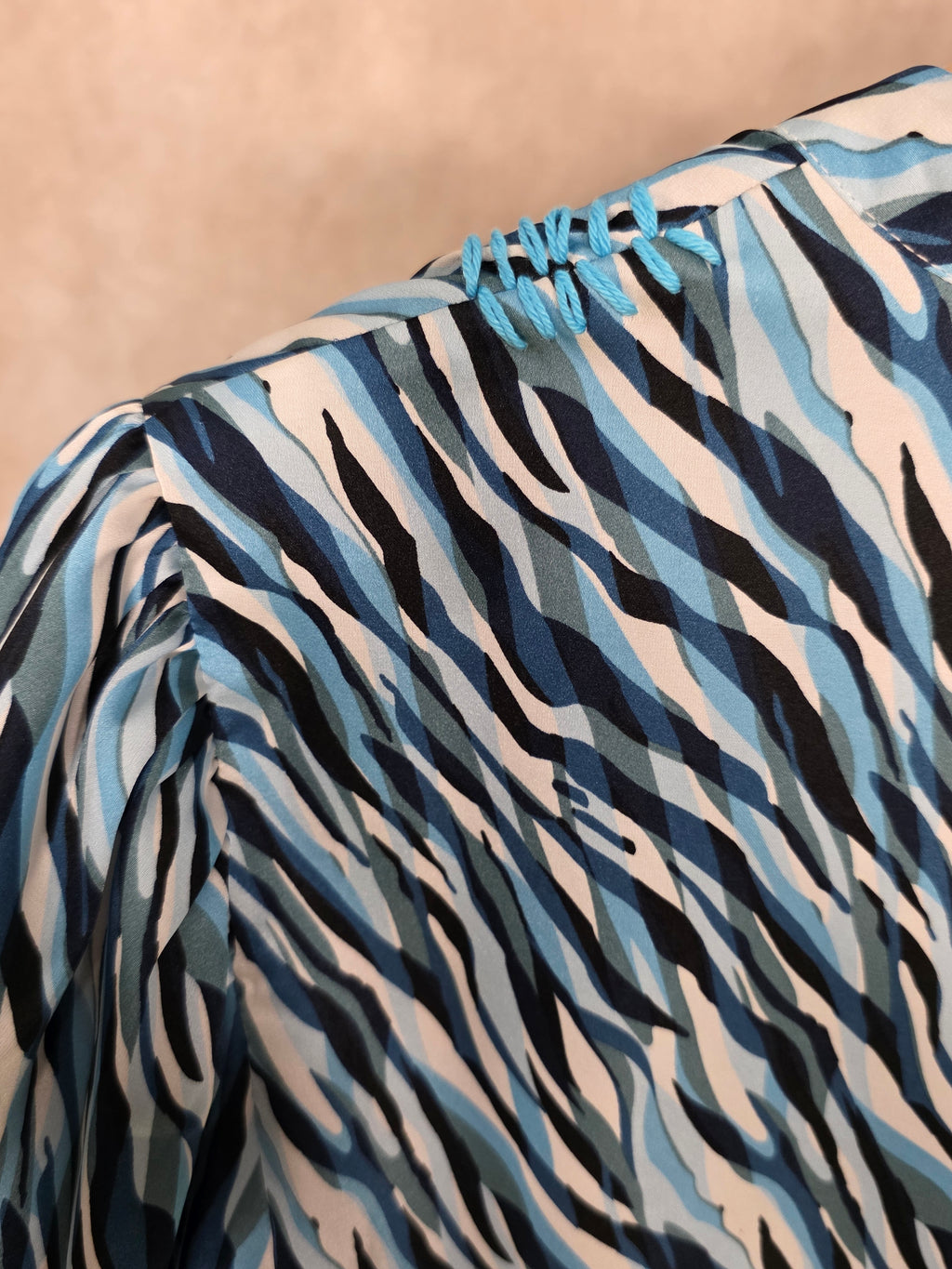 Camicia fantasia astratta