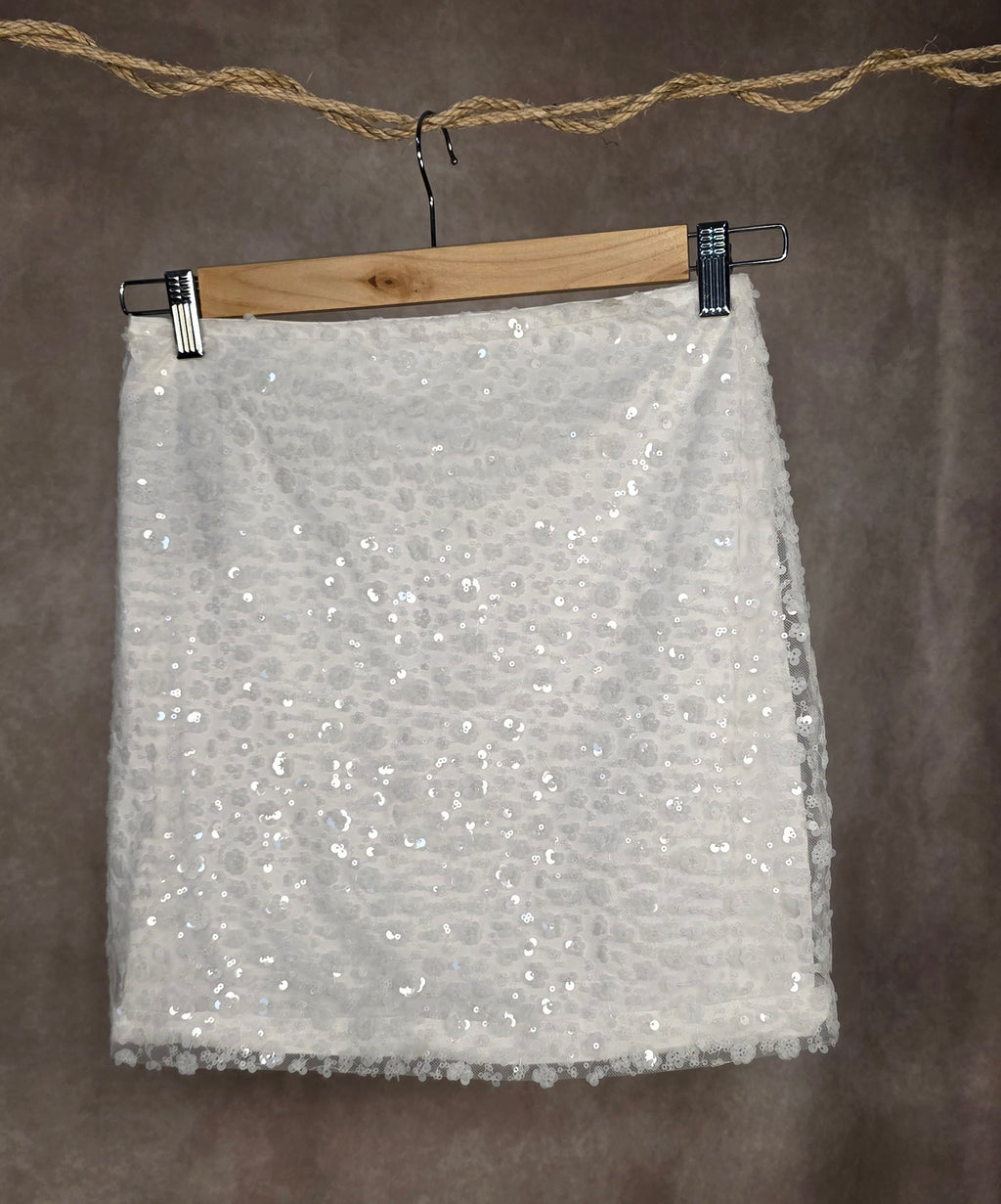 Gonna bianca con micro paillettes