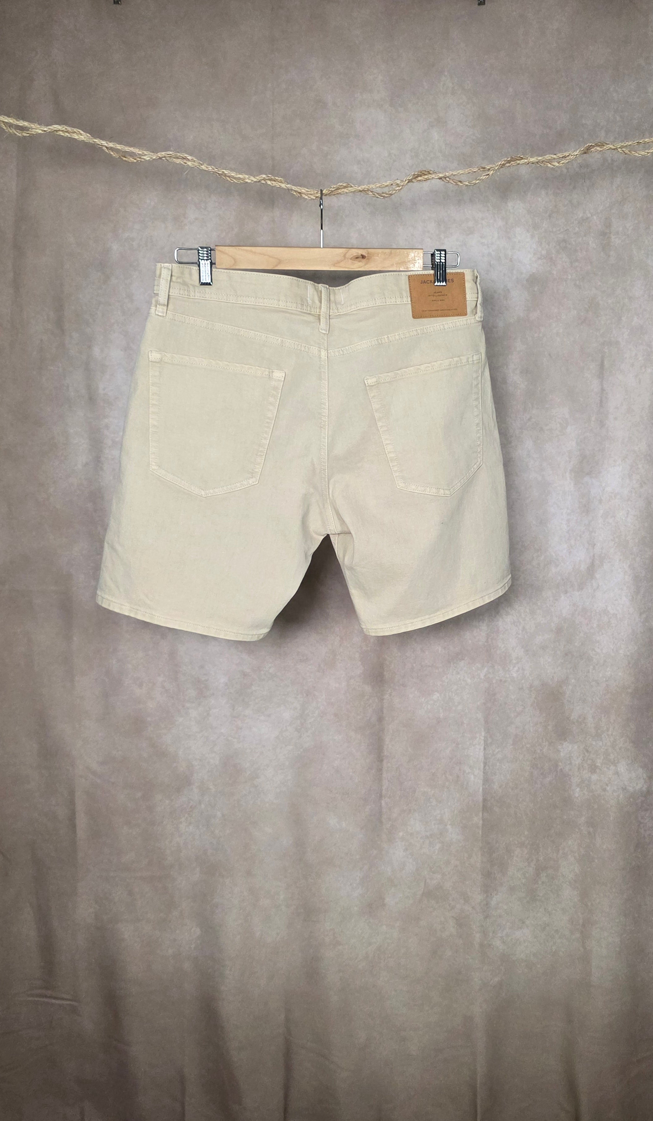 Shorts in denim beige