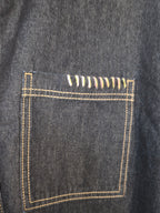 Camicia corta squadrata in denim blu scuro