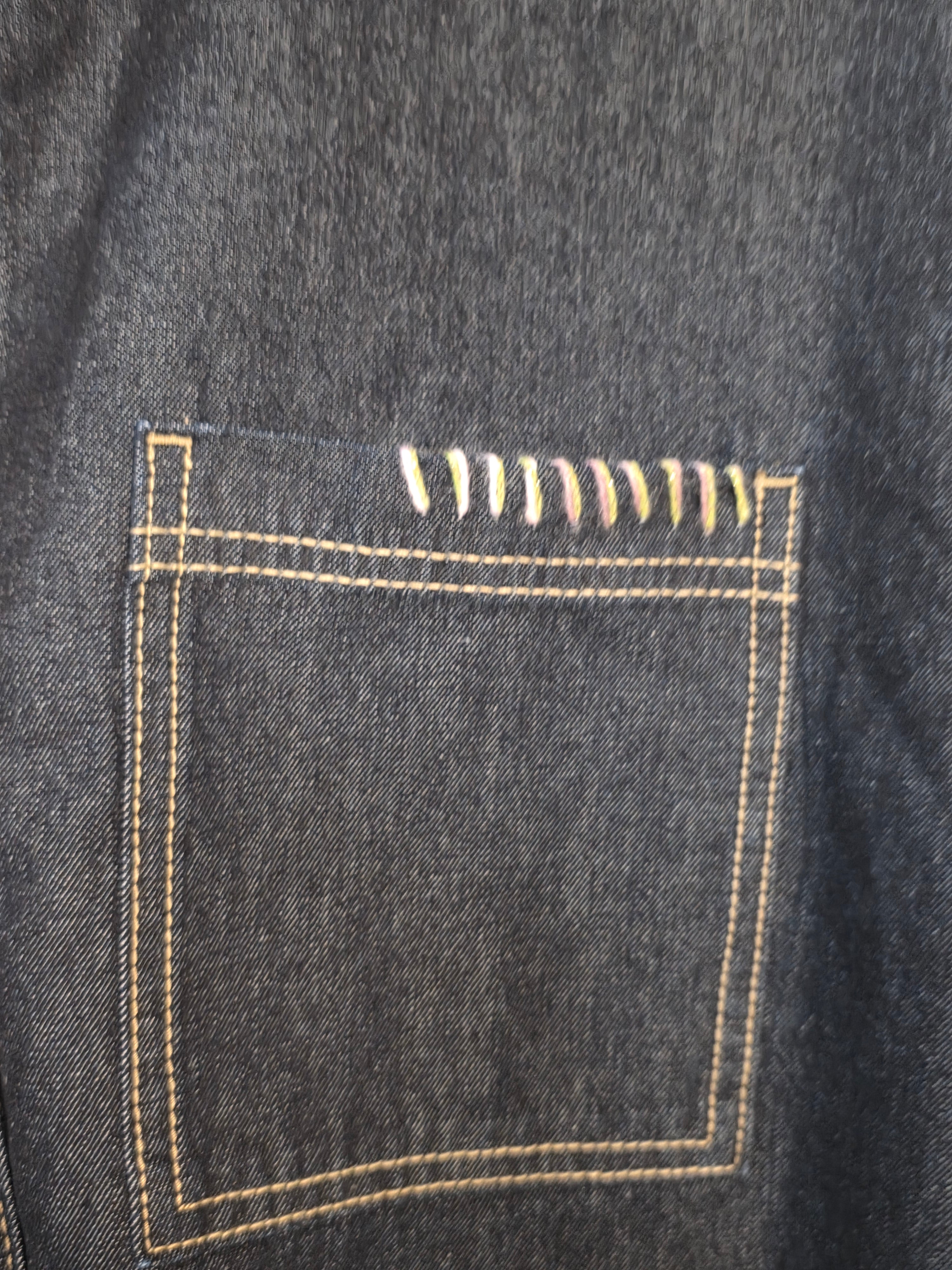 Camicia corta squadrata in denim blu scuro