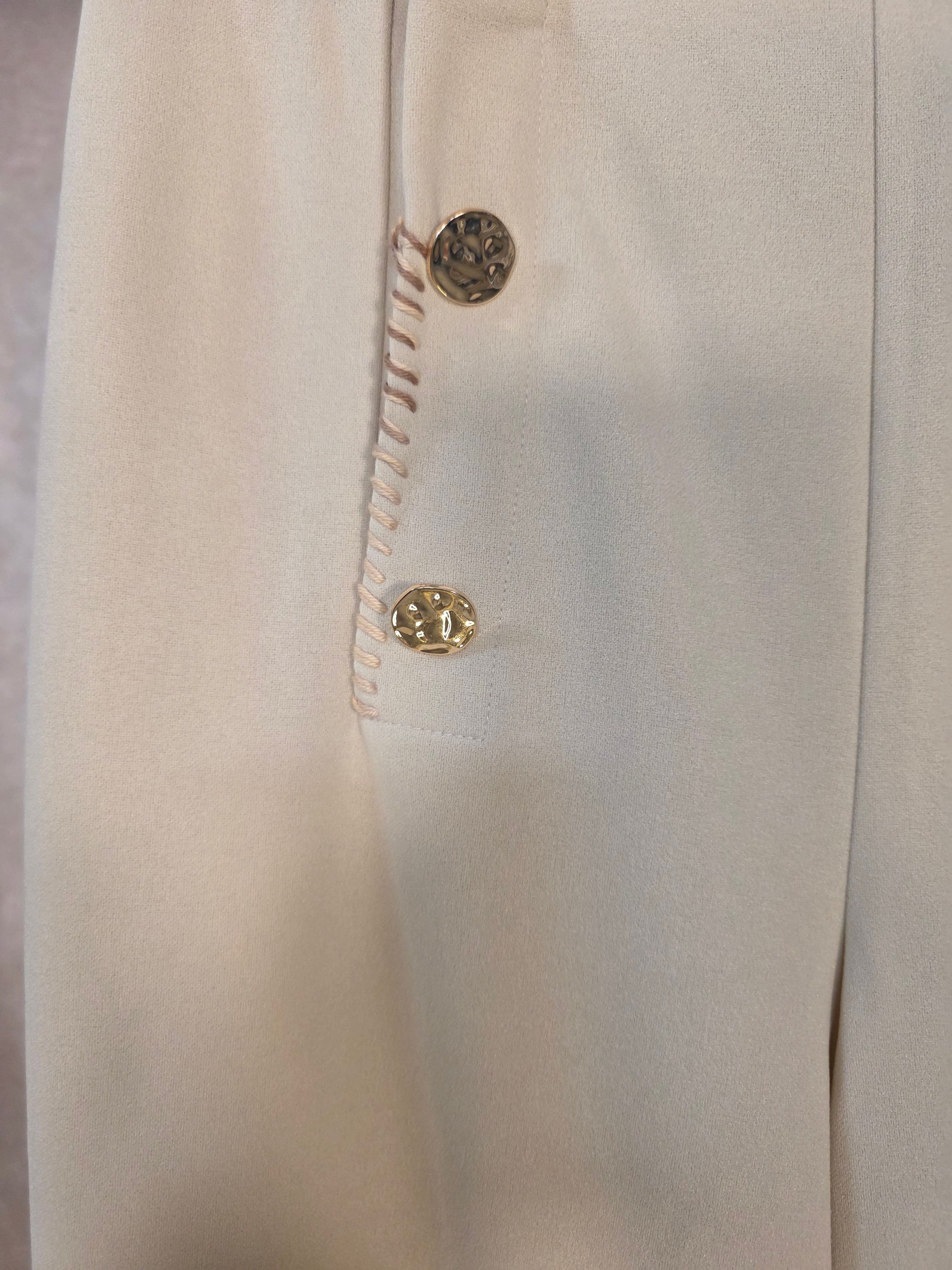 Pantaloni a Vita Alta con Bottoni Decorativi