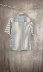 Camicia con le maniche corte a righe